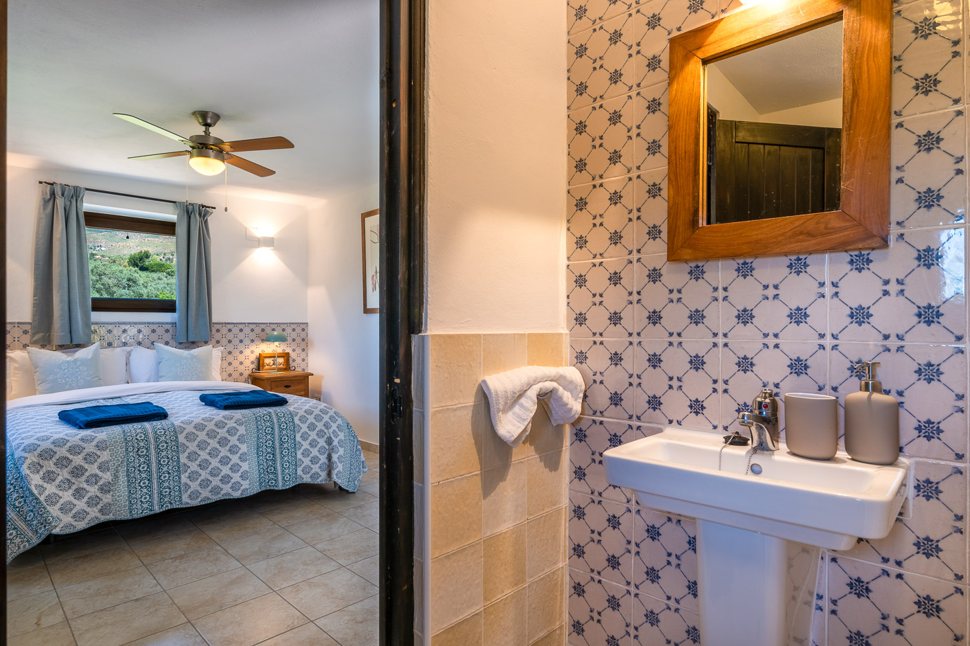 Dormitorio 4 (Glicina) en primera planta con baño en suite